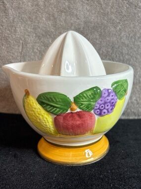Ceramic Juicer, Hand Painted Pretty Enough For Kitchen Decor 5”x 5”